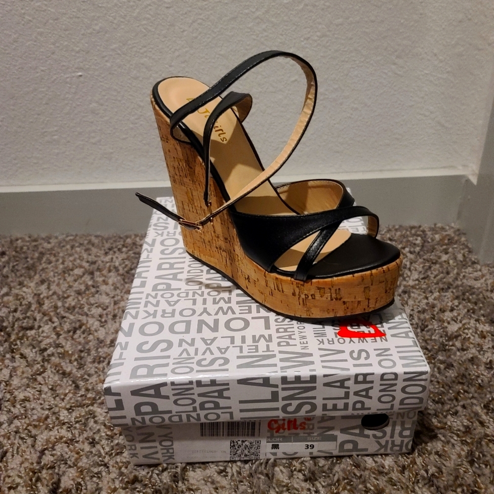 Platform sandals